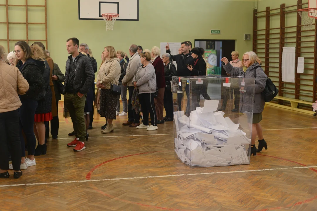 Wybory 2023: Tak głosuje Tarnobrzeg