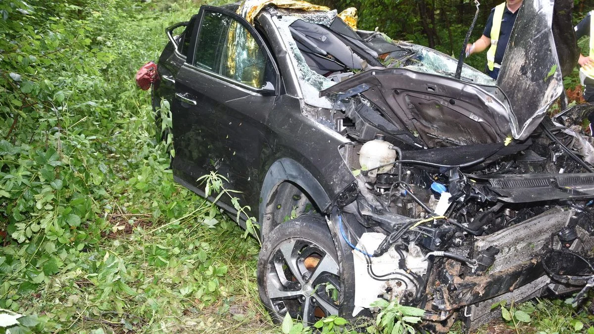 Tragiczny wypadek w Bieszczadach. Kierowca zginął na miejscu [ZDJĘCIA] - Zdjęcie główne