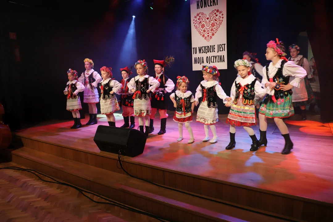 Koncert Wiosenno-Patriotyczny "Tu wszędzie jest Polska" w Chorzelowie