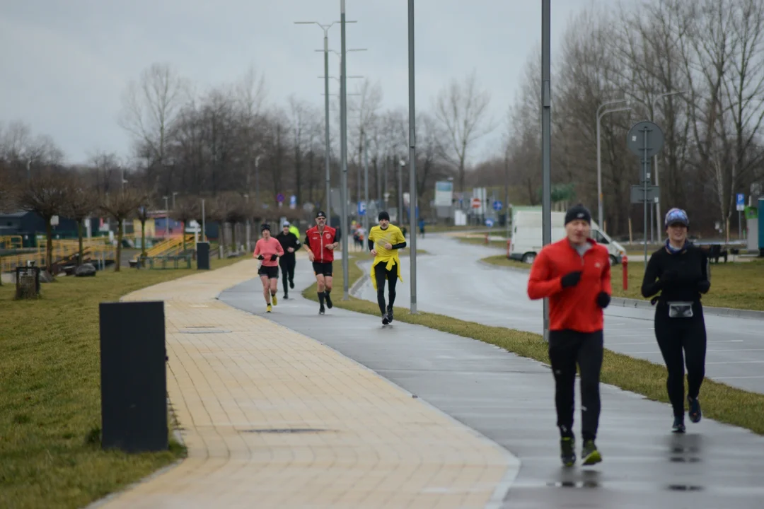 XI Bieg Zimowy wokół Jeziora Tarnobrzeskiego oraz Yeti Run Zimowy Bieg w Szortach