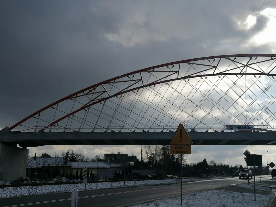 Stan budowy wiaduktu nad linią kolejową z Mielca do Padwi