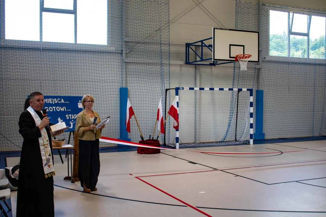 Otwarto nową halę sportową w Baligrodzie