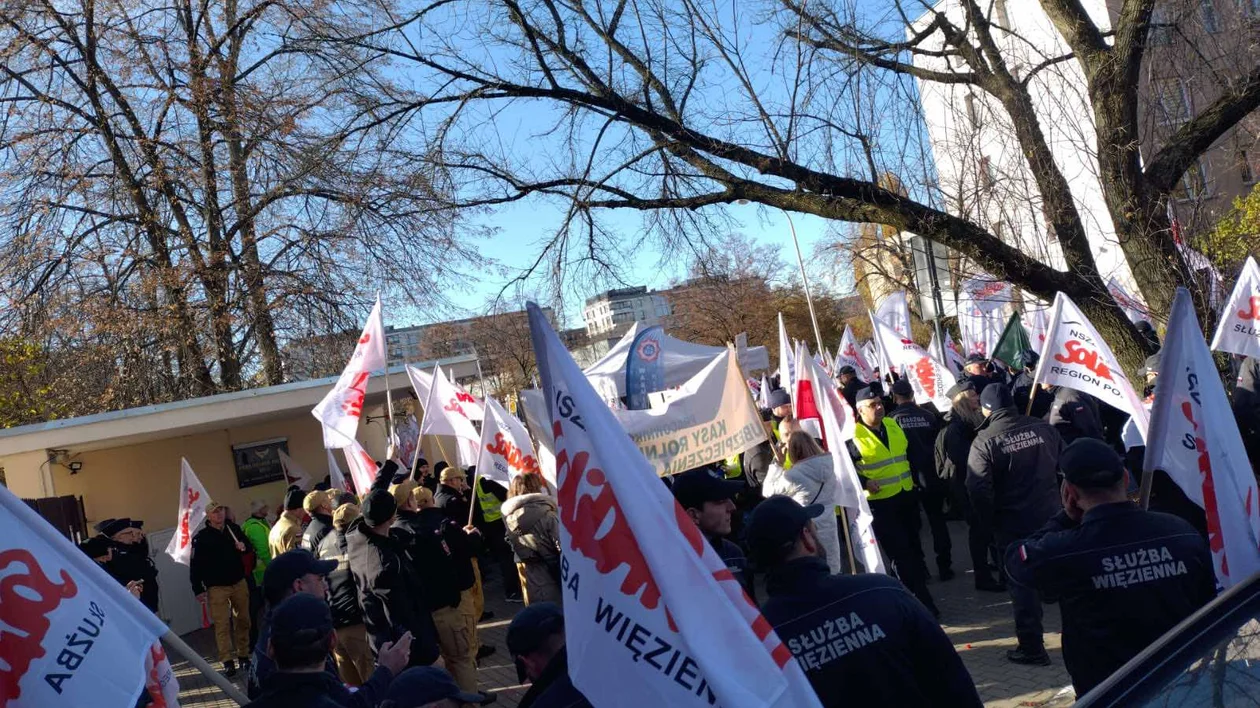 Protest służb mundurowych w Warszawie