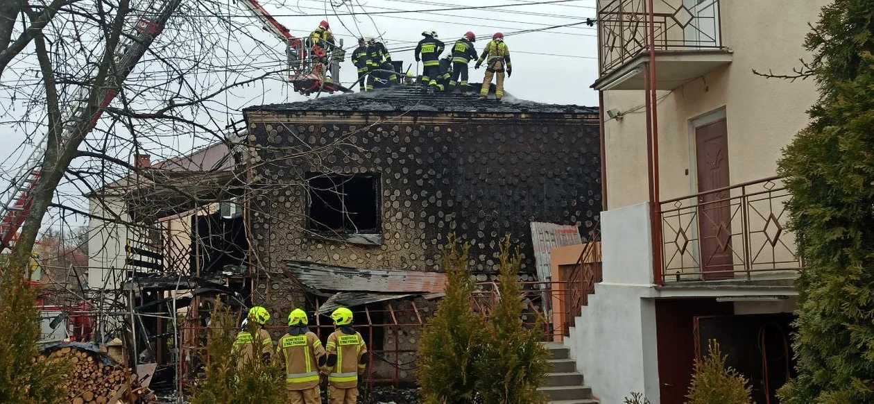 Tragedia w Tyczynie. Spłonął dom jednorodzinny [ZDJĘCIA]