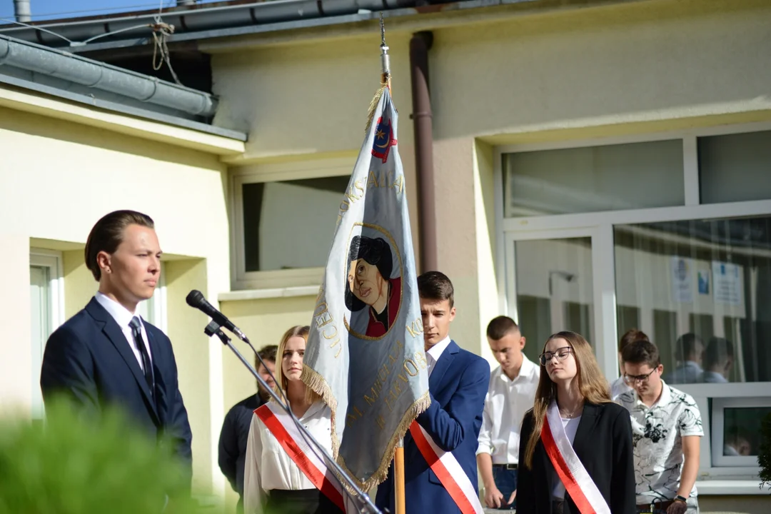 Rozpoczęcie roku szkolnego w Liceum Ogólnokształcącym im. Mikołaja Kopernika w Tarnobrzegu