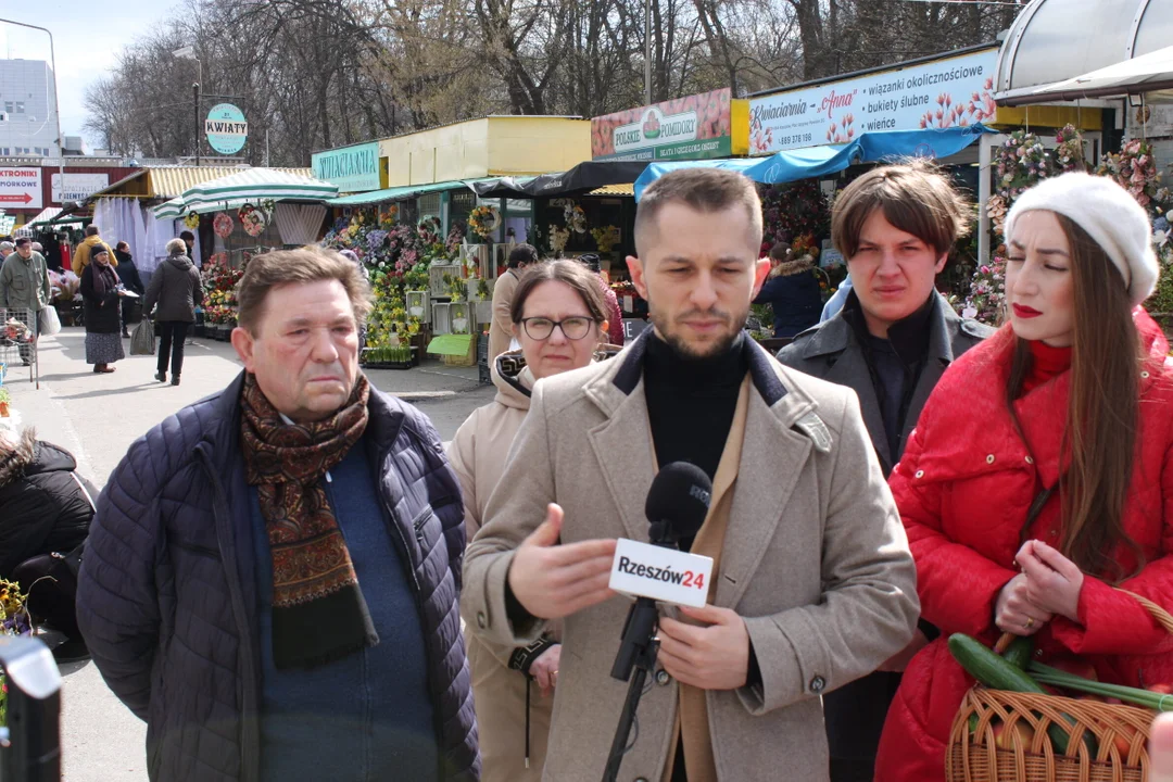 Kupujmy na bazarkach od lokalnych producentów żywności. Konferencja Fundacji Rolnik Handluje [ZDJĘCIA] - Zdjęcie główne