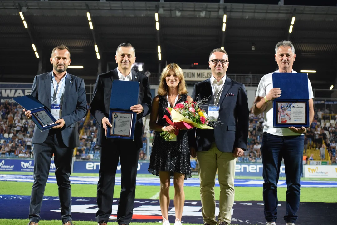 Kasia Zdziebło nagrodzona na stadionie