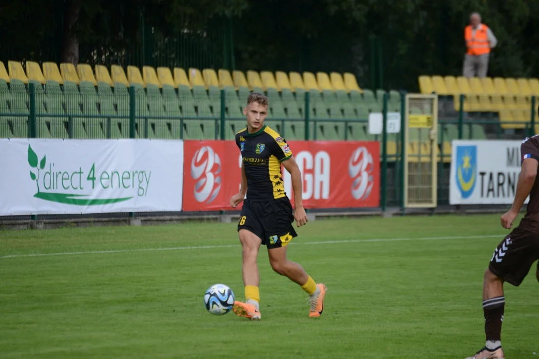 Trzecia liga, grupa 4: Siarka Tarnobrzeg - Garbarnia Kraków 0:0