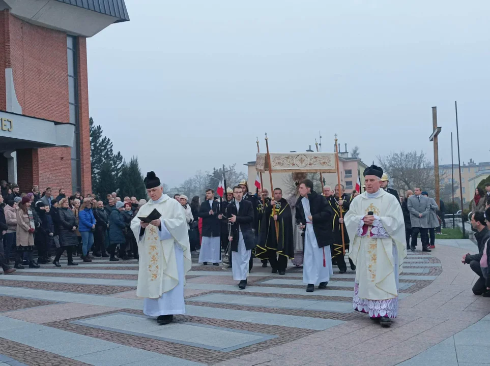 Procesja rezurekcyjna w kościele MBNP w Mielcu