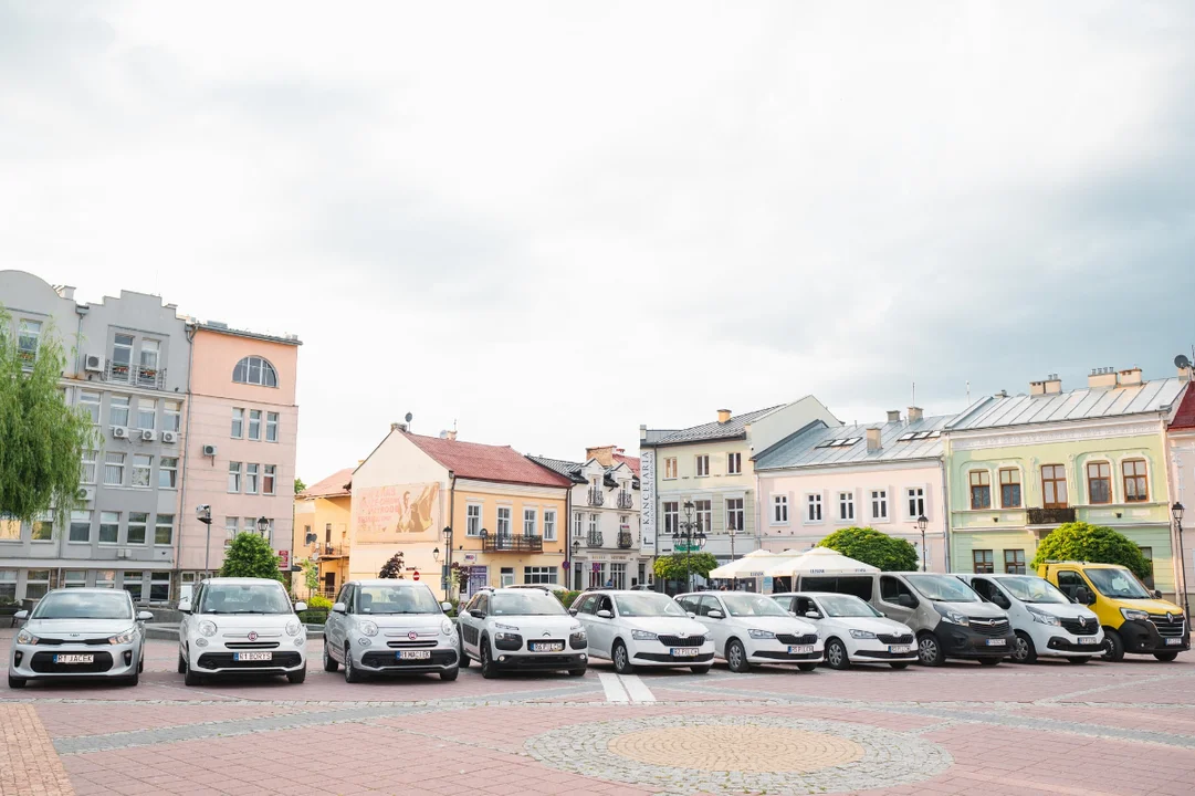 Odkryj swobodę podróżowania z wypożyczalnią samochodów PILCH w Sanoku! - Zdjęcie główne