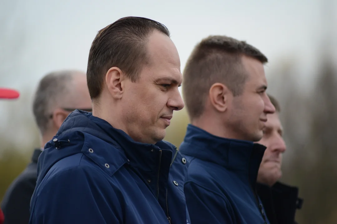 Uroczyste otwarcie obwodnicy Tarnobrzega - pierwsze pojazdy na tej drodze
