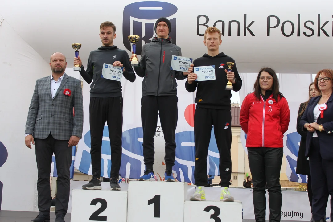 10. PKO Bieg Niepodległości. Wszyscy zwycięzcy na podium