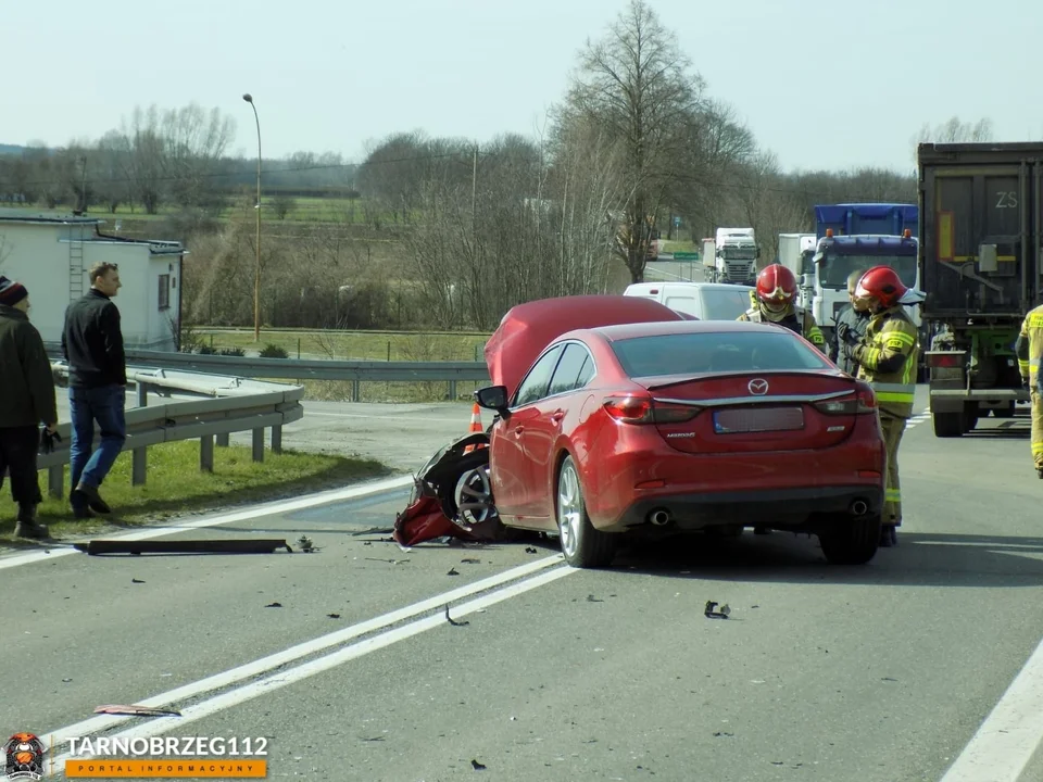 Wypadek na drodze wojewódzkiej numer 985 w Siedleszczanach