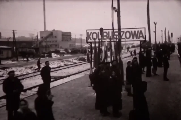 Tak otwierano linię kolejową przeszło 50 lat temu. Kolbuszowa, Majdan Królewski i Nowa Dęba na taśmach Kolejowej Kroniki Filmowej z 1971 roku [ZDJĘCIA] - Zdjęcie główne