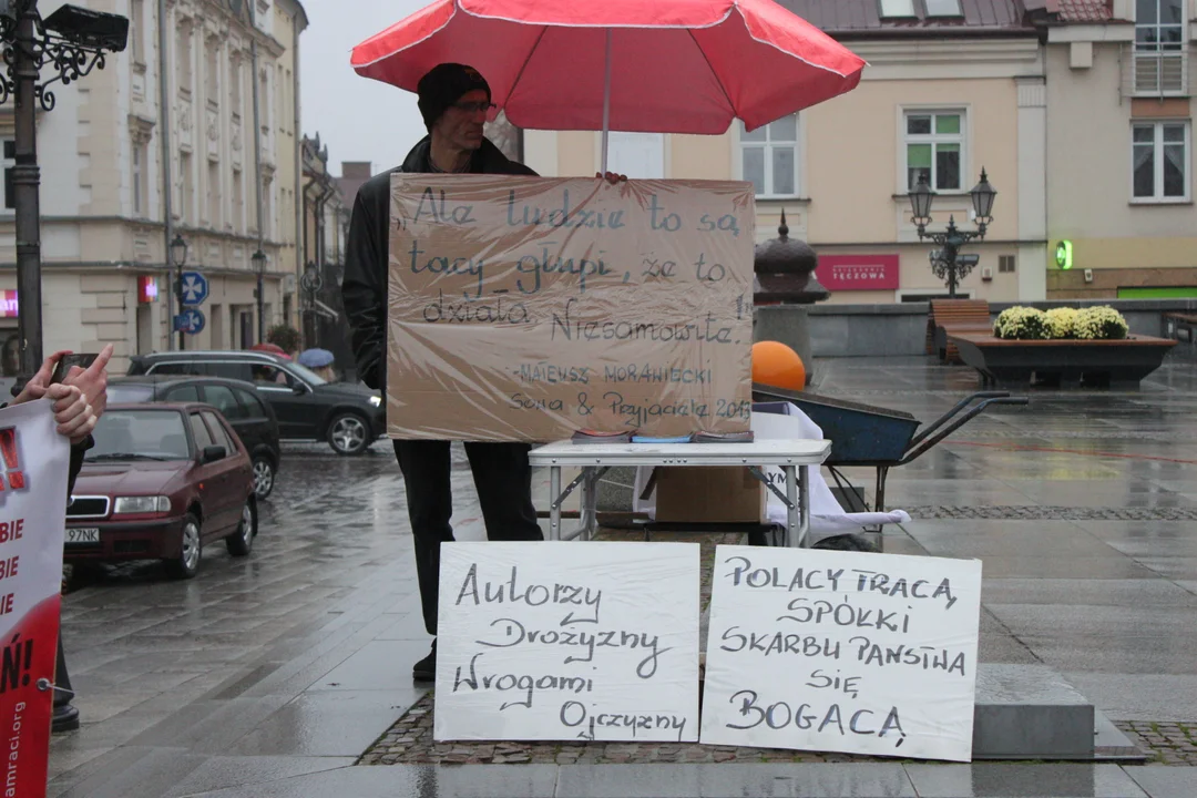 Protest przeciwko inflacji i drożyźnie na Rynku w Rzeszowie - 05.11.2022