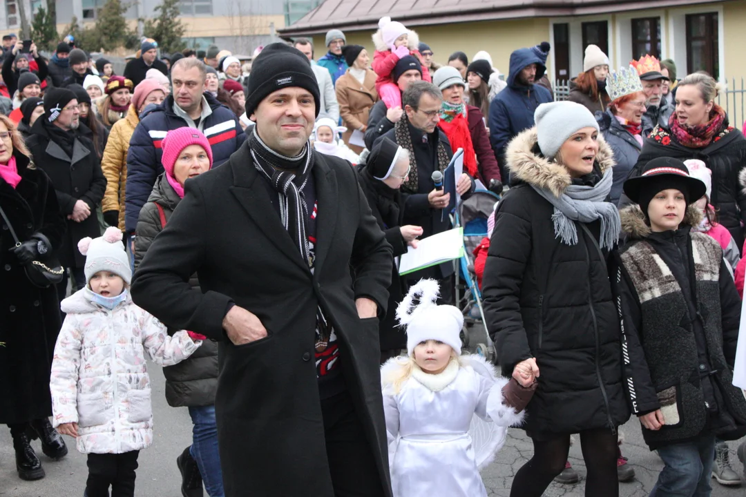 Orszak Trzech Króli w Rzeszowie. Kolęda pokoju z Zalesia do Katedry Rzeszowskiej