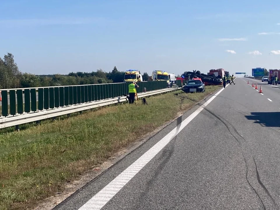 Dwie osoby nie żyją! Piętnaście rannych - wypadek na A4 koło Rzeszowa