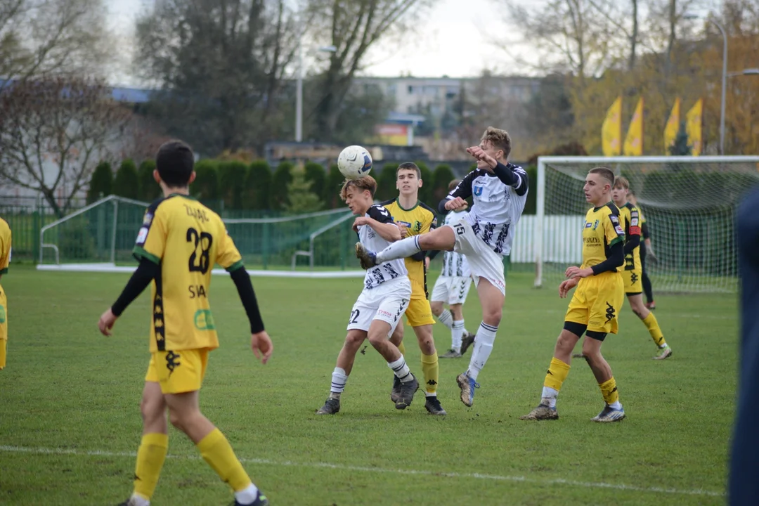 Centralna Liga Juniorów U-15: Bez goli na Zwierzyńcu. Siarka Tarnobrzeg podzieliła się punktami z Sandecją Nowy Sącz [ZDJĘCIA] - Zdjęcie główne