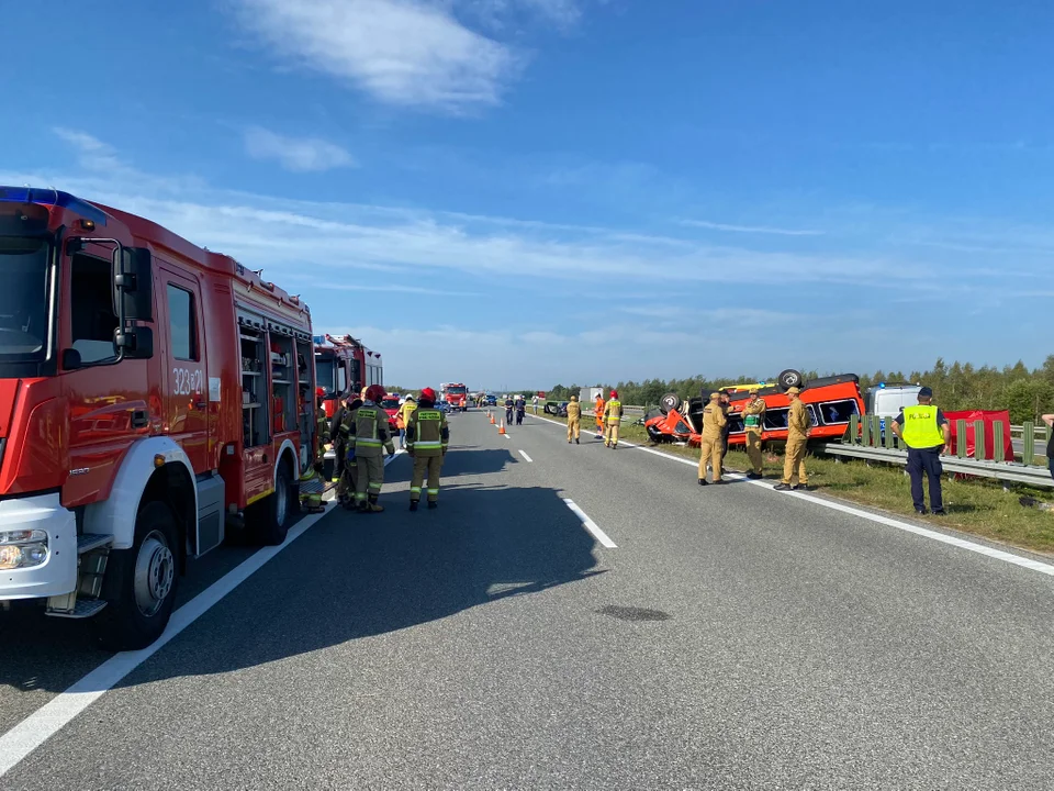 Dwie osoby nie żyją! Piętnaście rannych - wypadek na A4 koło Rzeszowa