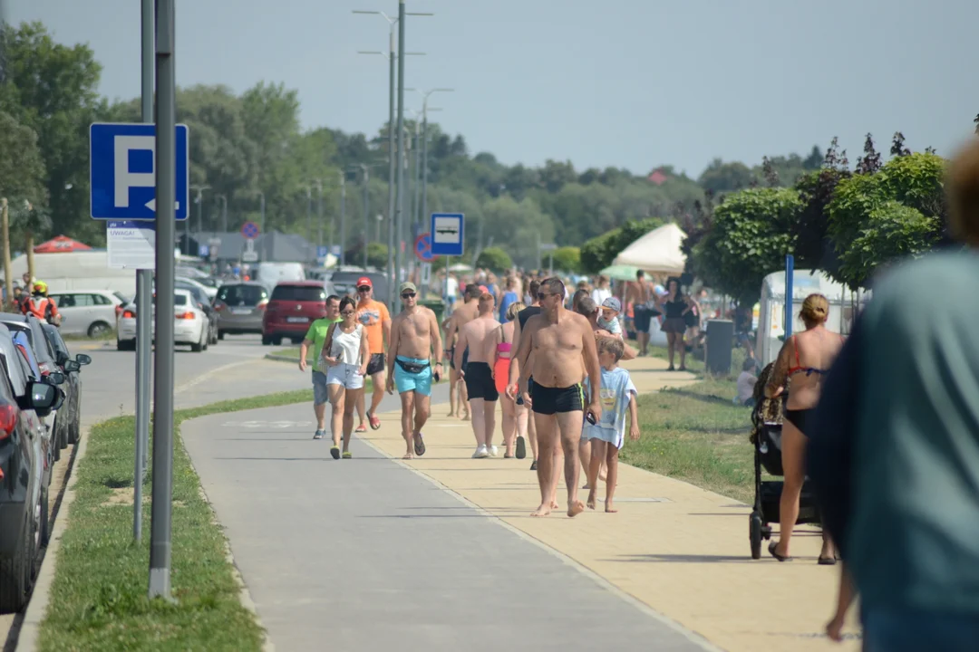 Tłumy nad Jeziorem Tarnobrzeskim - zobacz zdjęcia z sobotniego plażowania