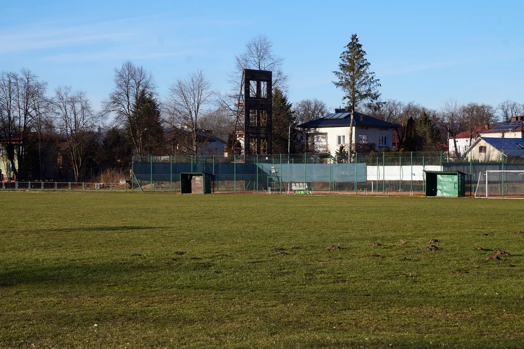 Stadion miejski w Lesku przejdzie gruntowną modernizację. Teraz najważniejsze jest pozyskanie dofinansowania [ZDJĘCIA] - Zdjęcie główne