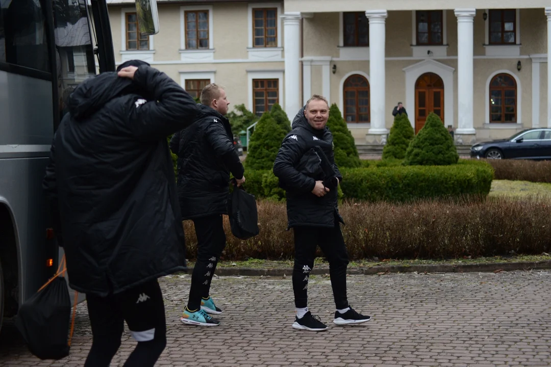 Obóz piłkarzy Siarki Tarnobrzeg. Warunki w Hotelu Rytwiany