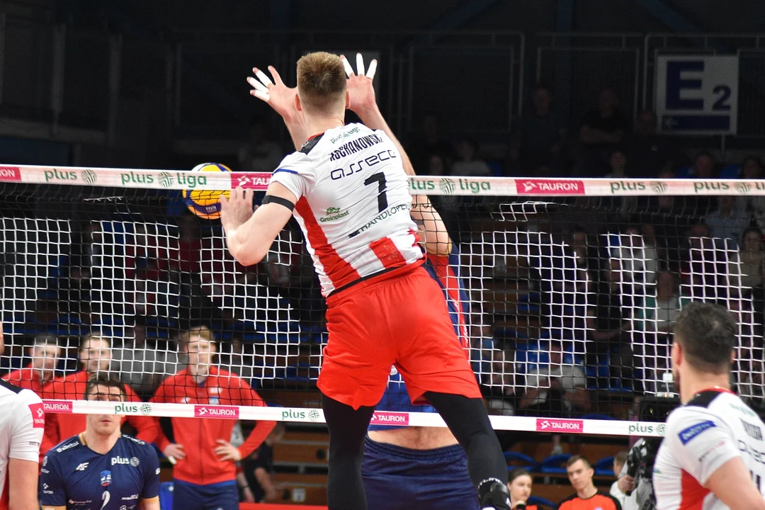 Pierwszy półfinałowy mecz siatkarskiej PlusLigi: Asseco Resovia Rzeszów - Grupa Azoty ZAKSA Kędzierzyn-Koźle (2:3)