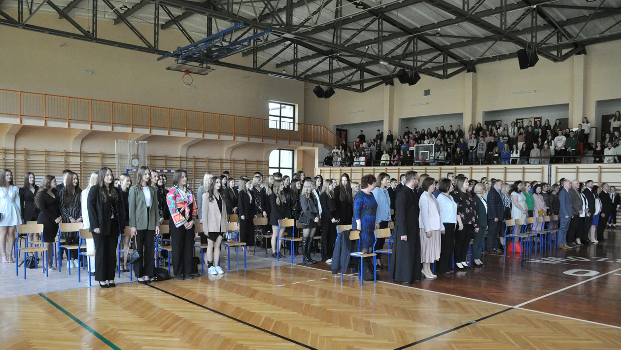 Zakończenie roku szkolnego maturzystów w Liceum Ogólnokształcącego w Kolbuszowej