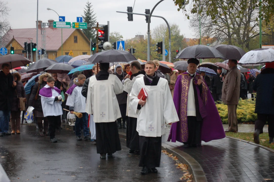 Wszystkich Świętych na archiwalnych zdjęciach