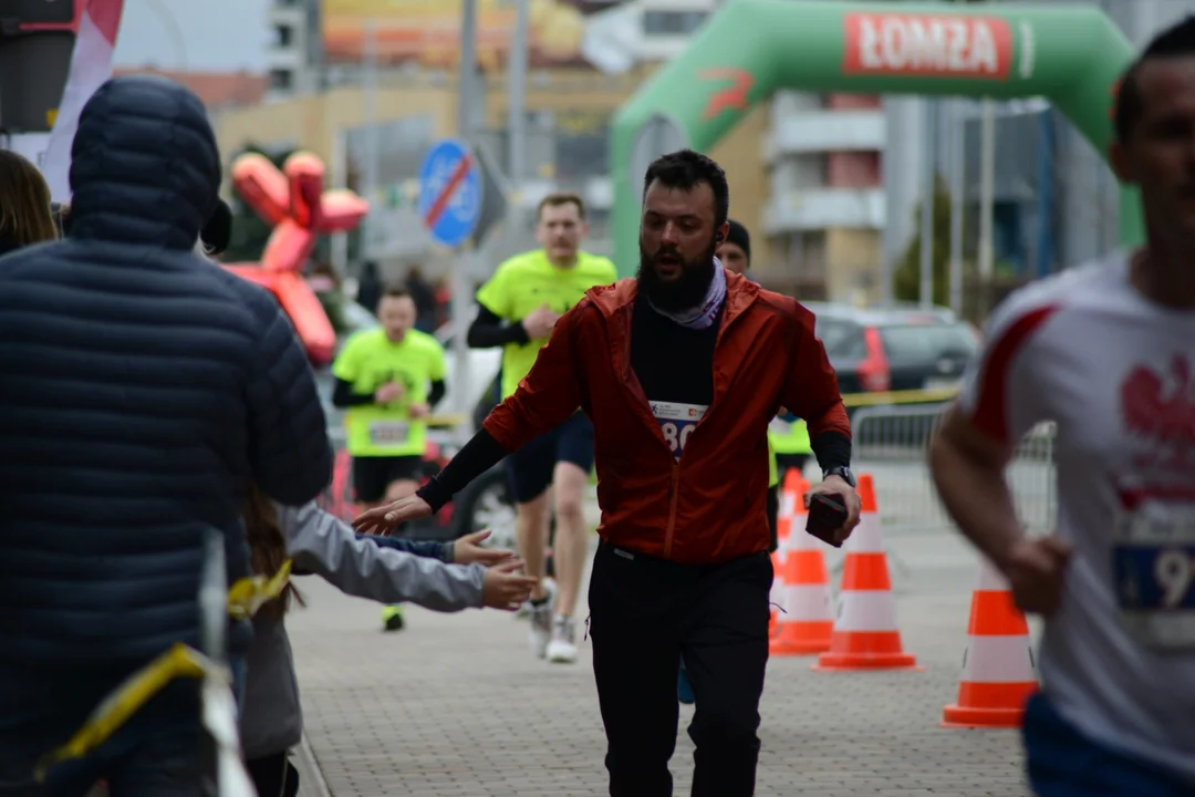 16. PKO Półmaraton Rzeszowski oraz 8. PKO Sztafeta Półmaratońska w Rzeszowie - dużo zdjęć z trasy i mety