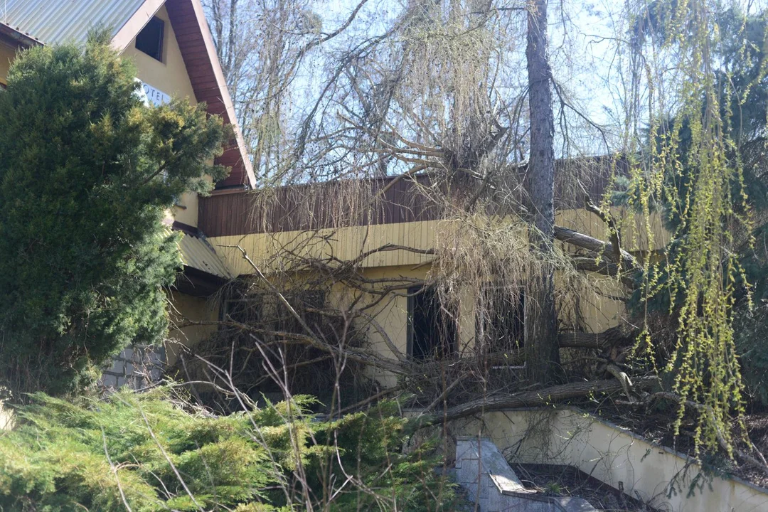 Hotel Nadwiślański w Tarnobrzegu w ruinie