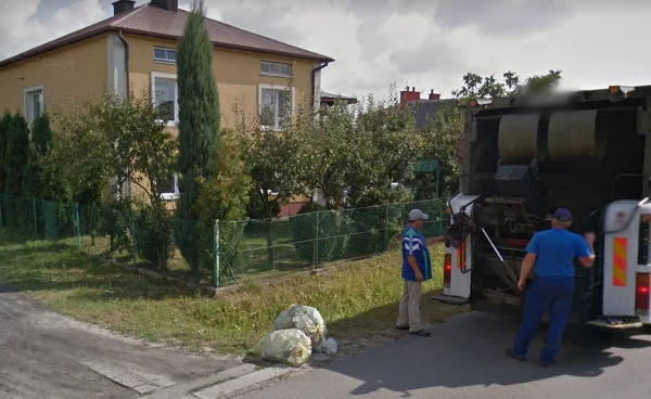 Mieszkańcy Dzikowca na Google Street View