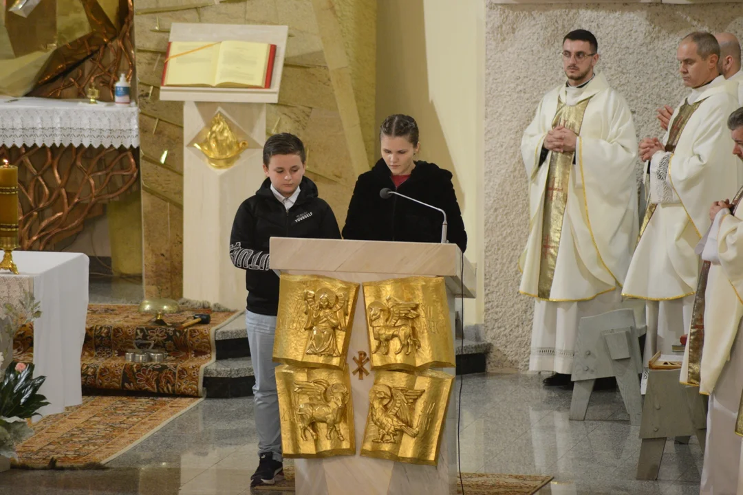 Relikwie bł. Carlo Acutisa, jednego z patronów Światowych Dni Młodzieży, w Parafii Św. Barbary w Tarnobrzegu