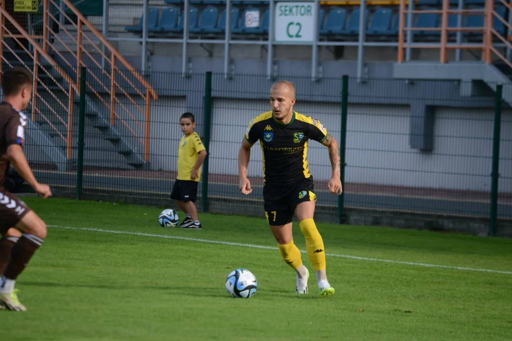 Trzecia liga, grupa 4: Siarka Tarnobrzeg - Garbarnia Kraków 0:0