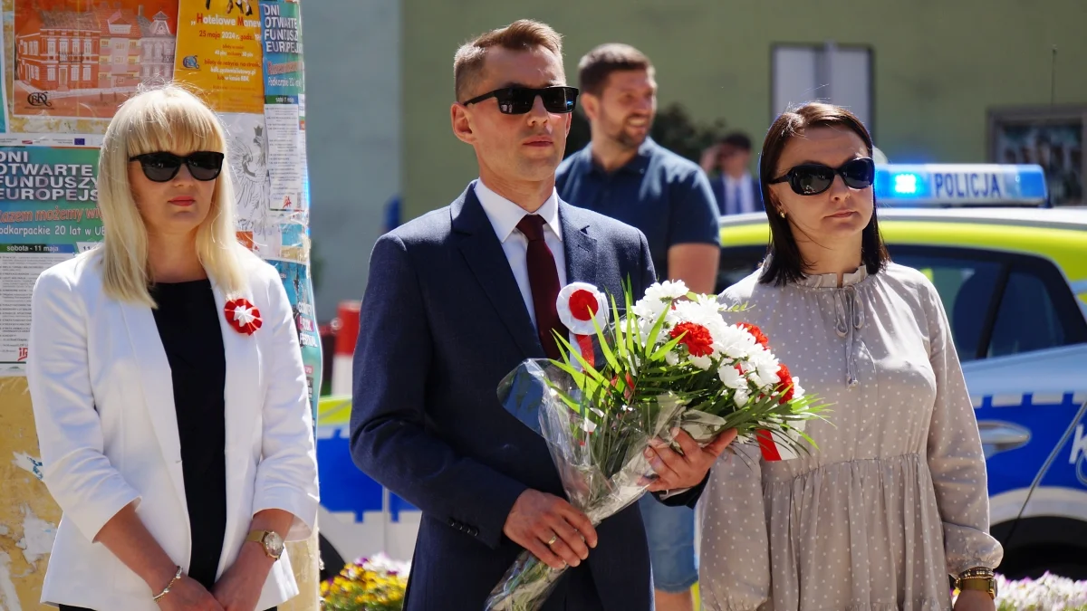 Święto 3 Maja w Lesku. Uroczyste obchody 233. rocznicy uchwalenia Konstytucji [ZDJĘCIA, WIDEO] - Zdjęcie główne