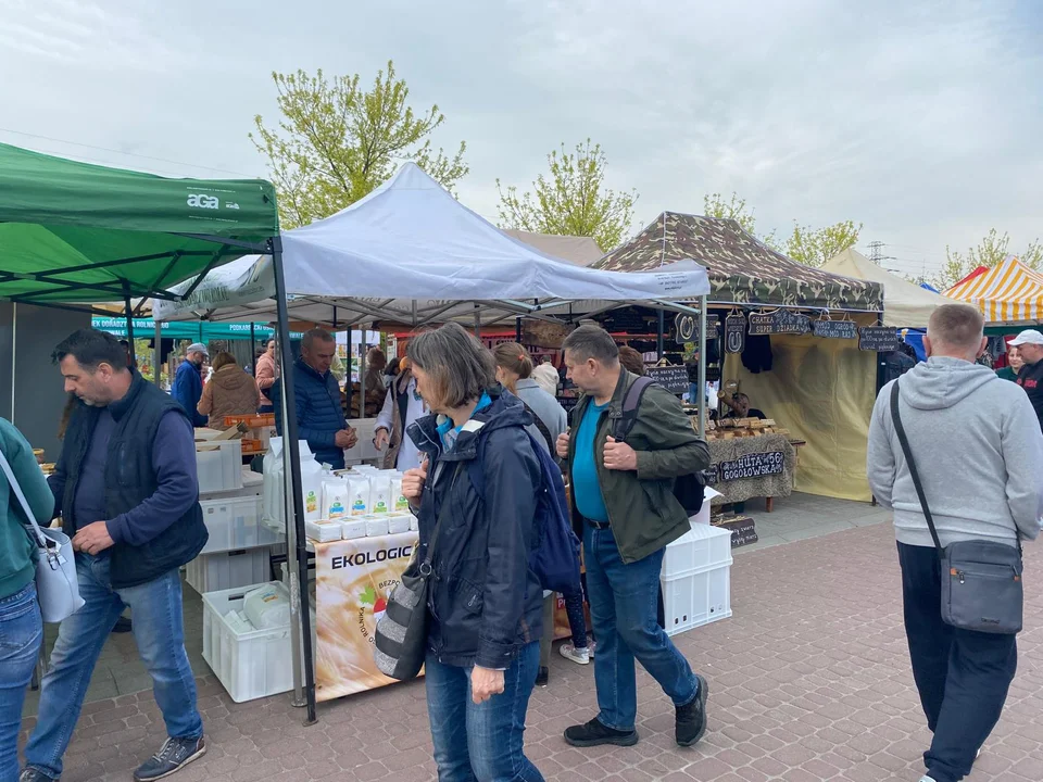 „Cudze chwalicie swoje poznajcie” Podkarpacki bazarek w parku papieskim w Rzeszowie