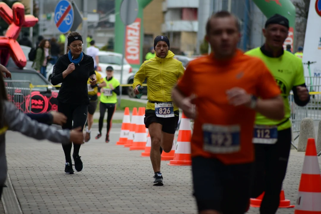 16. PKO Półmaraton Rzeszowski oraz 8. PKO Sztafeta Półmaratońska w Rzeszowie - dużo zdjęć z trasy i mety