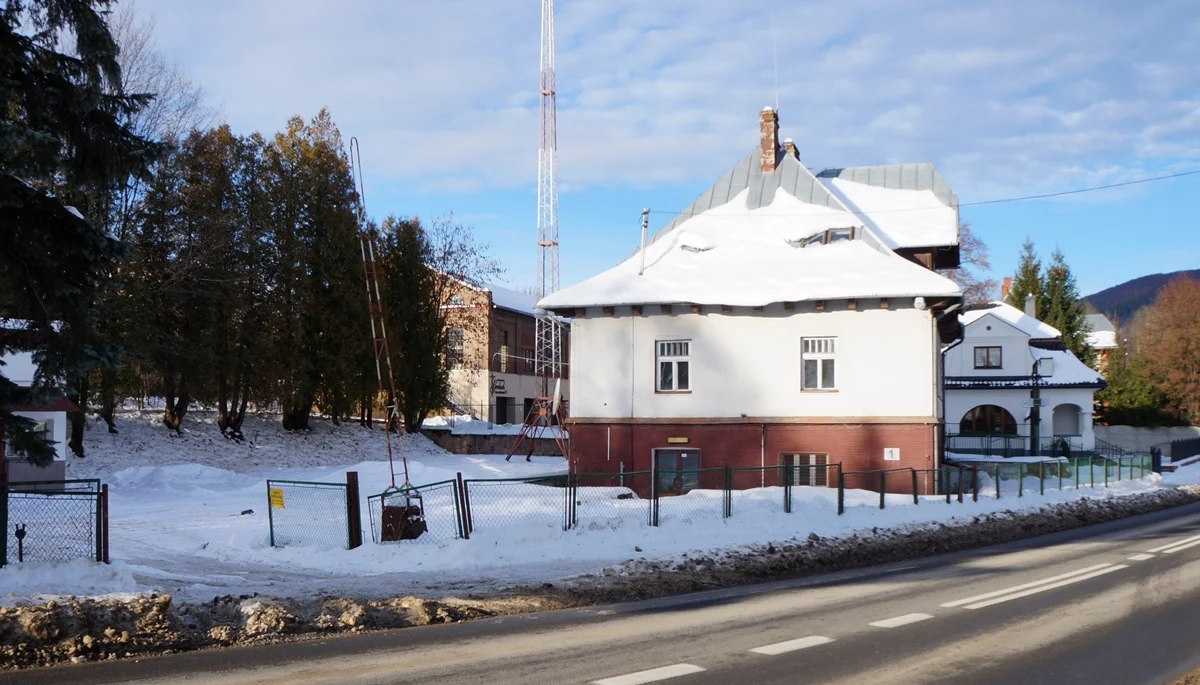 Budynek po byłej strażnicy w Ustrzykach Dolnych zostanie wyremontowany. Ma tam powstać hostel [ZDJĘCIA] - Zdjęcie główne