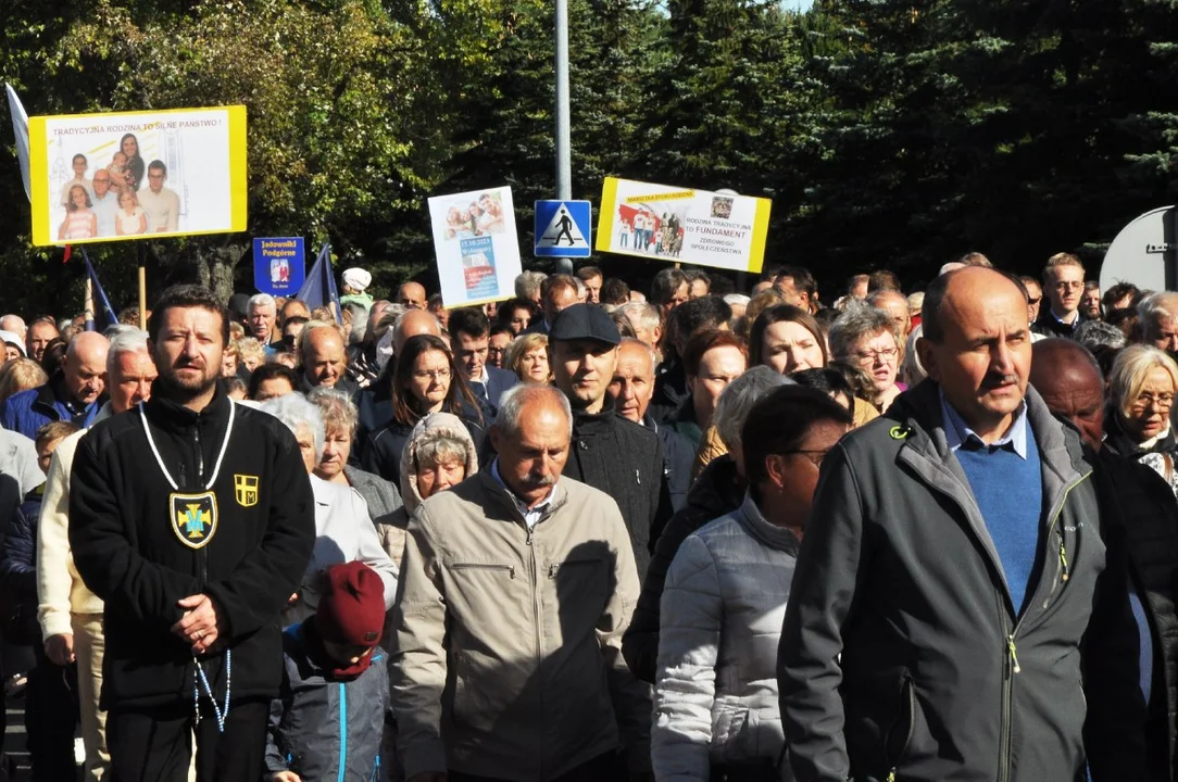 Marsz dla Życia i Rodziny przeszedł ulicami Mielca [ZDJĘCIA]