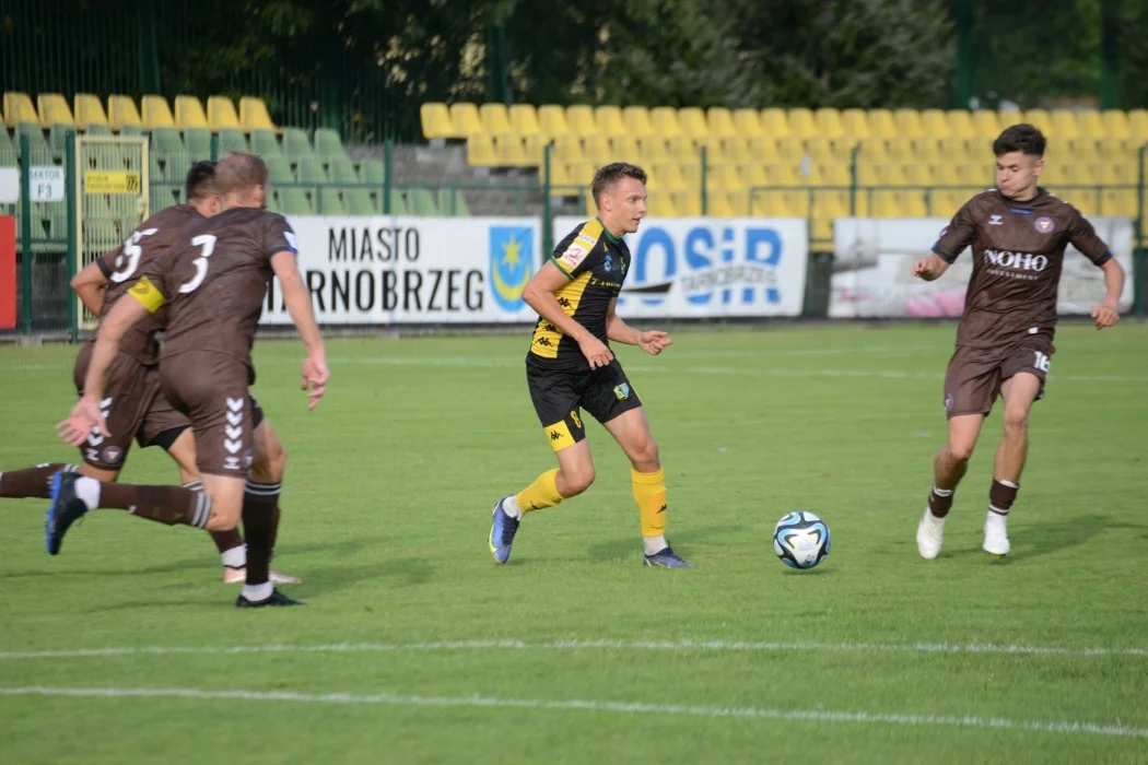 Trzecia liga, grupa 4: Siarka Tarnobrzeg - Garbarnia Kraków 0:0