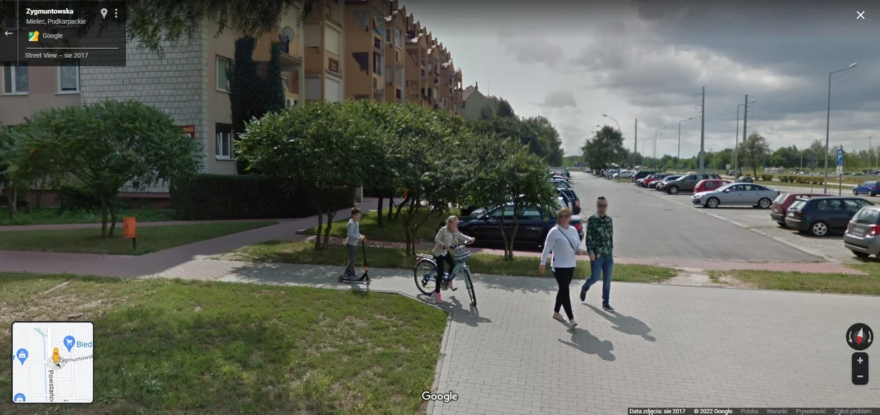 Google Street View - kto został przyłapany przez auto z aparatem