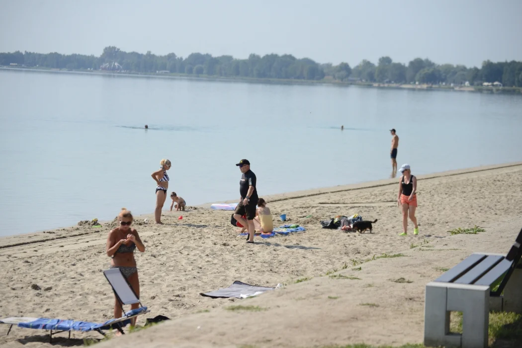 Upalna i leniwa środa nad Jeziorem Tarnobrzeskim