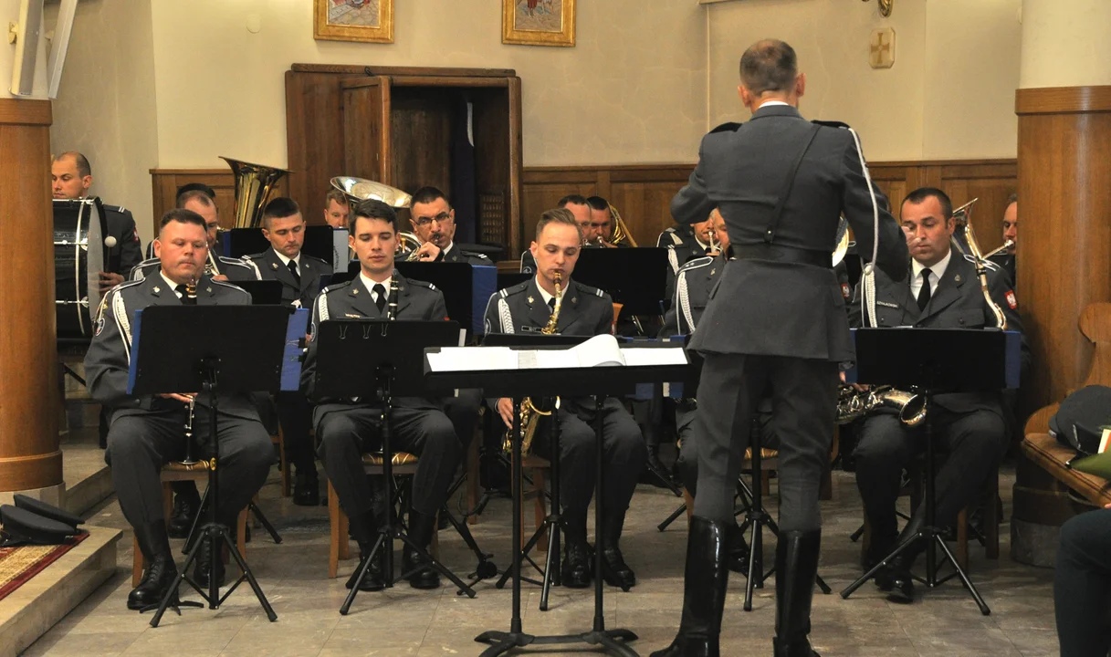 Koncert w kościele w Trzęsówce. Wystąpiła Orkiestra Wojskowa w Dęblinie