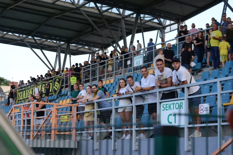 Kibice na meczu Siarka Tarnobrzeg - Karpaty Krosno