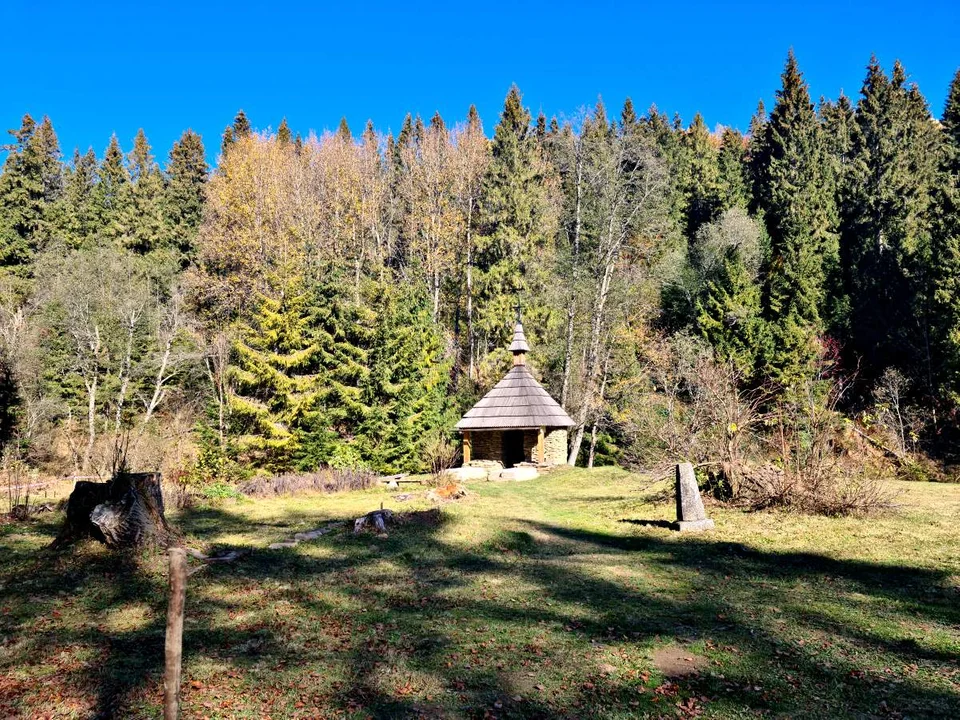 Odnowiona kaplica i Grób Hrabiny