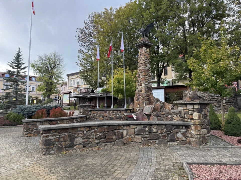 Pomnik w Ustrzykach Dolnych do remontu