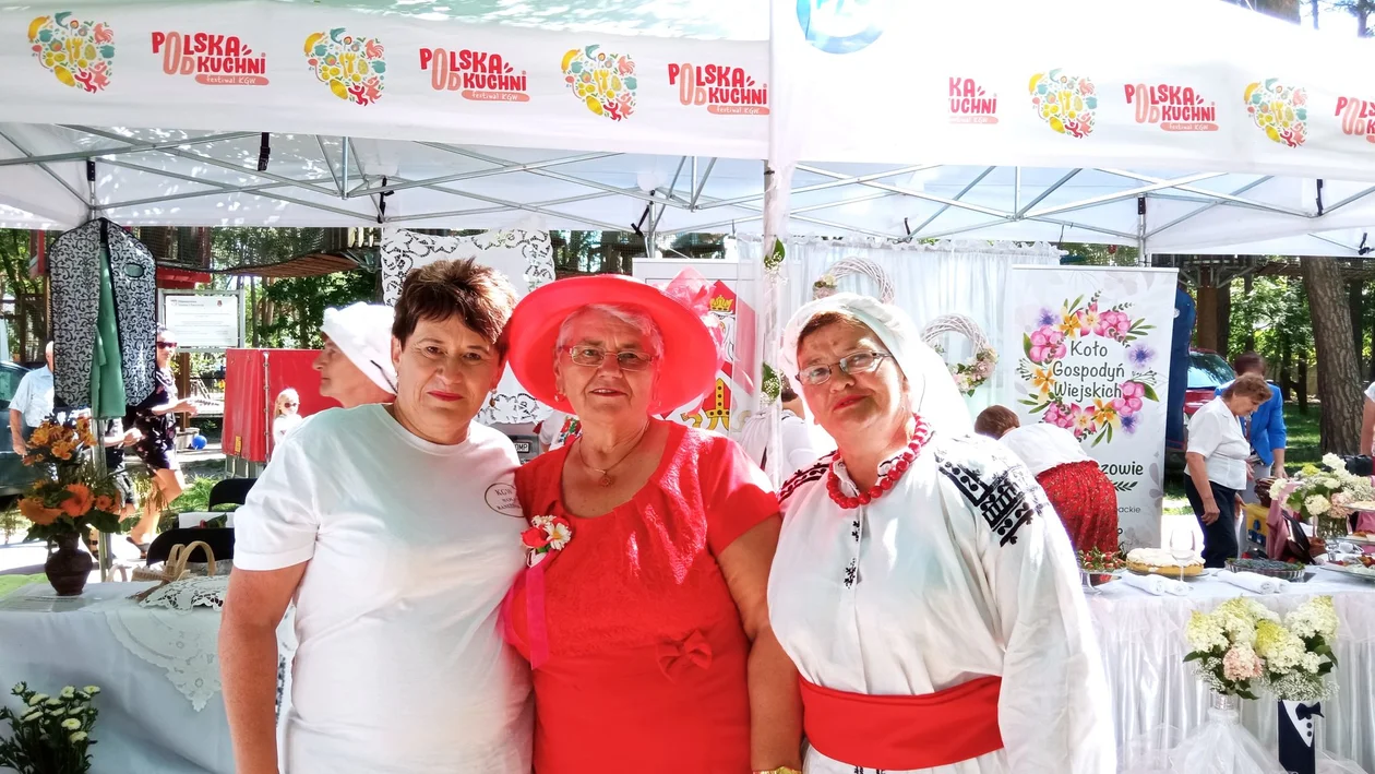 KGW Wola Raniżowska i KGW Mazury na festiwalu w Stalowej Woli