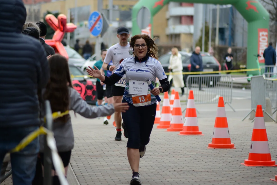 Mnóstwo biegaczy z całego regionu i nie tylko na 16. PKO Półmaratonie Rzeszowskim oraz 8. PKO Sztafecie Półmaratońskiej - zdjęcia część 2