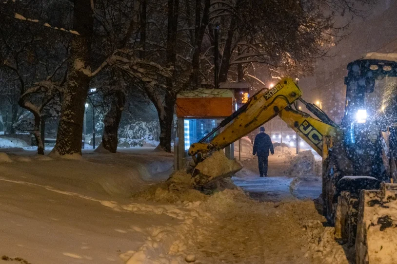 Strażacy z OSP pomagają w odśnieżaniu miasta! Podziękowania od prezydenta [ZDJĘCIA]