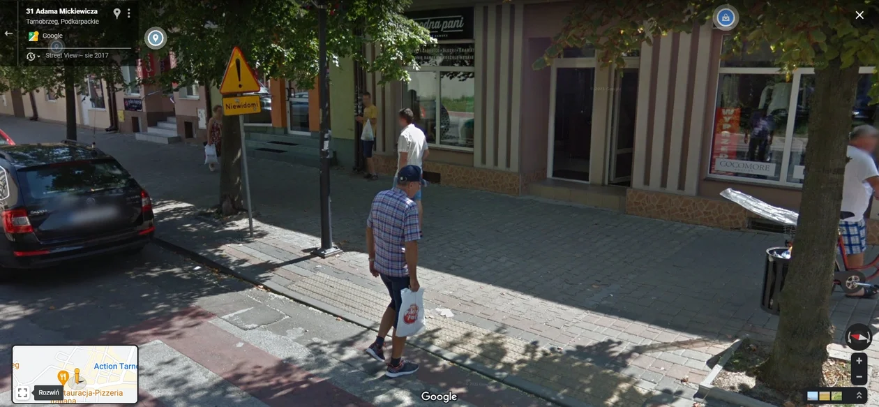 Google Street View - kto został przyłapany przez auto z aparatem